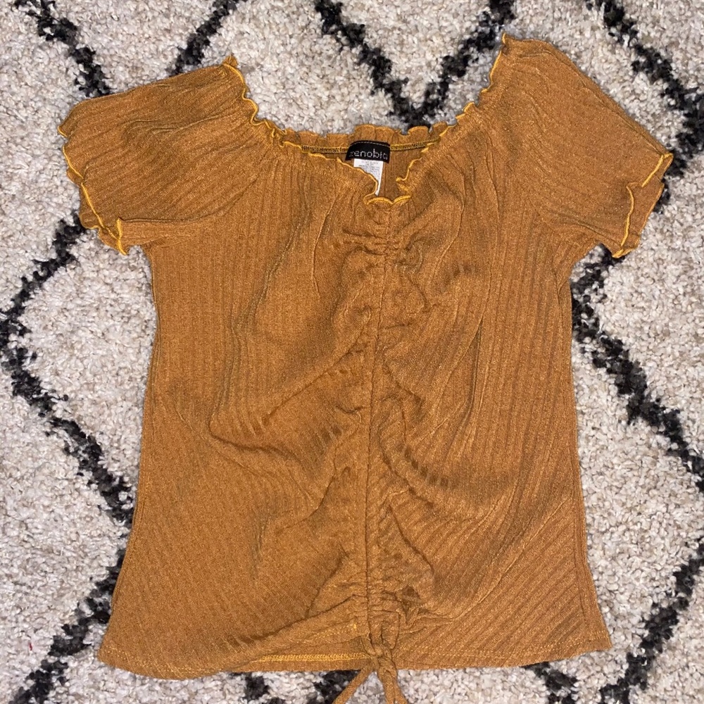 Mustard yellow scrunchy top